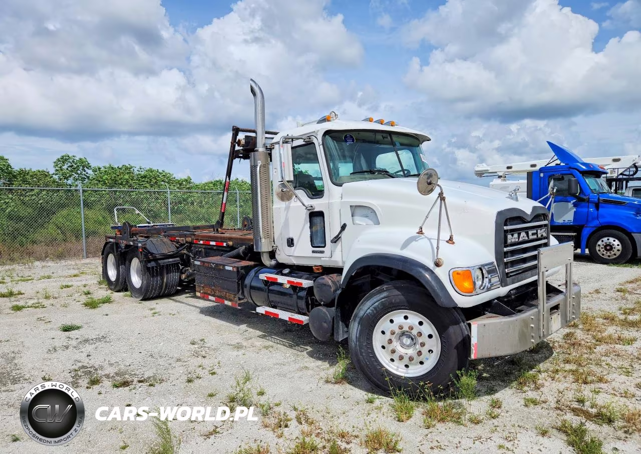 2006 Mack Cv713 Roll-Off Container Truck VIN:1M2AG11C06M052871 - 4