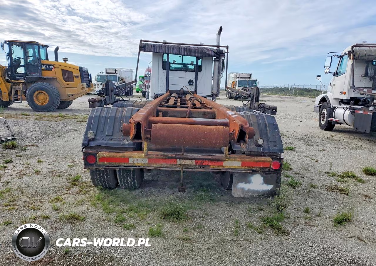 2006 Mack Cv713 Roll-Off Container Truck VIN:1M2AG11C06M052871 - 6
