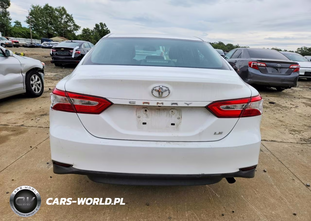 2018 Toyota Camry Le VIN:4T1B11HK6JU664777 - 6