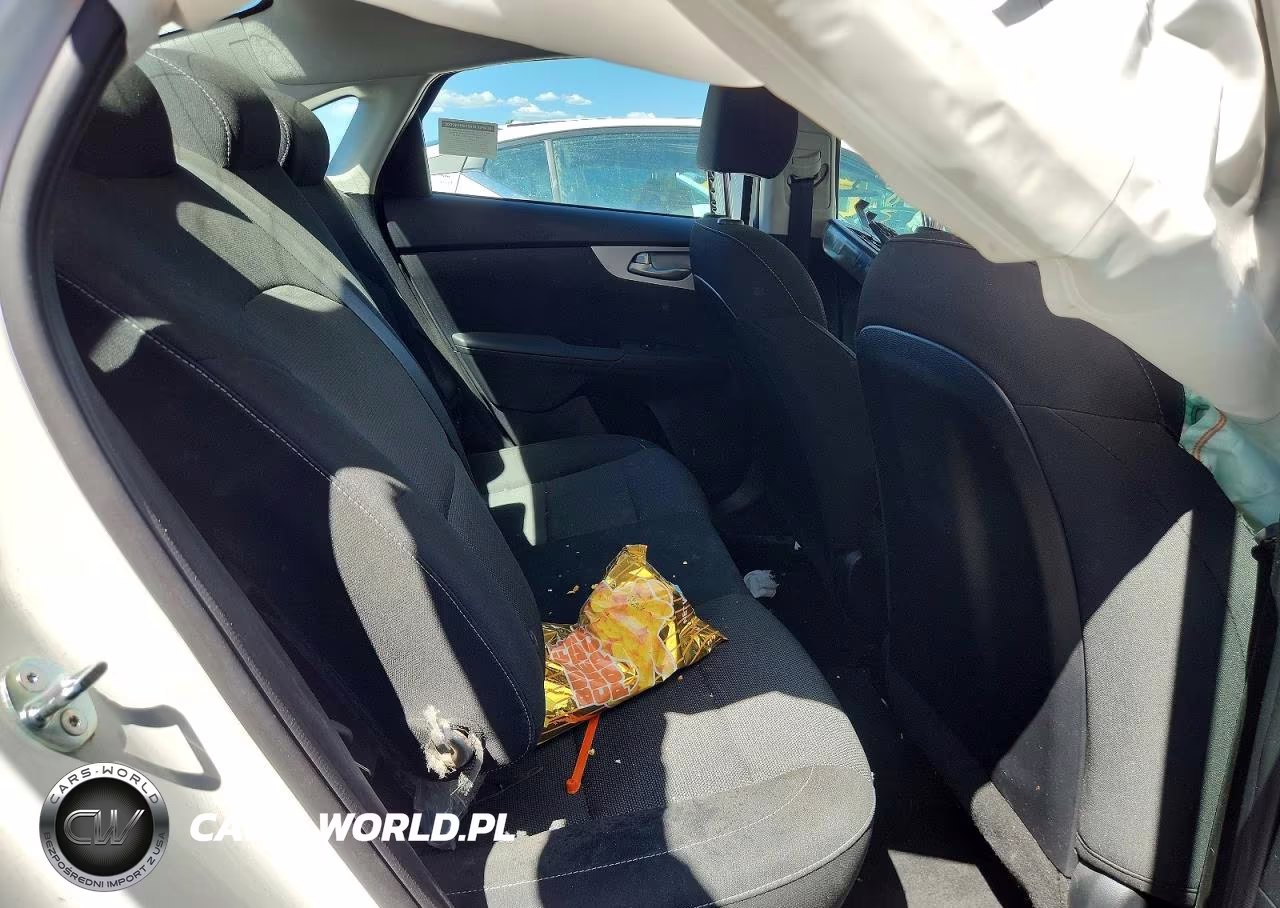2024 Kia Forte Lxs VIN:3KPF24AD3RE836256 - 10