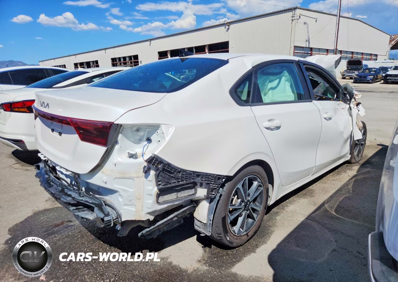 2024 Kia Forte Lxs VIN:3KPF24AD3RE836256 - 3