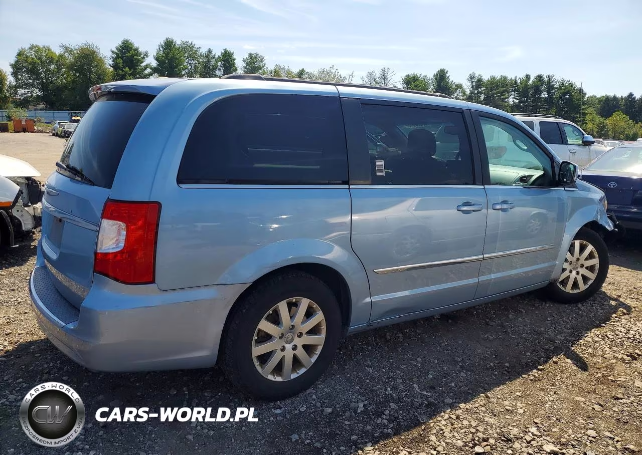 2013 Chrysler Town & Country Touring VIN:2C4RC1BGXDR745445 - 3