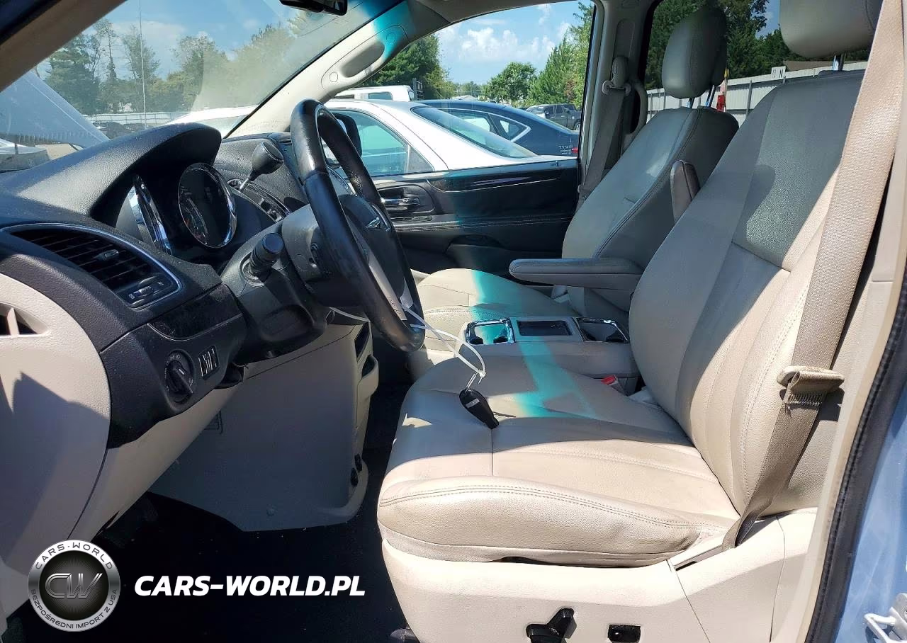 2013 Chrysler Town & Country Touring VIN:2C4RC1BGXDR745445 - 7
