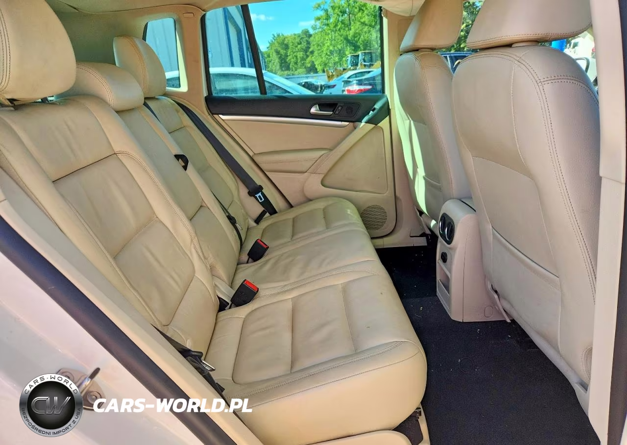 2012 Volkswagen Tiguan S VIN:WVGAV7AX9CW610356 - 11