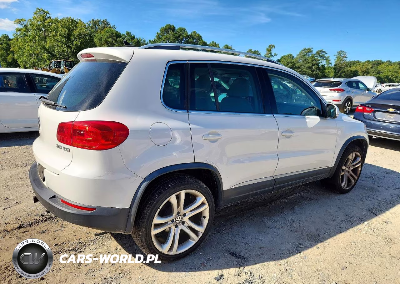 2012 Volkswagen Tiguan S VIN:WVGAV7AX9CW610356 - 3
