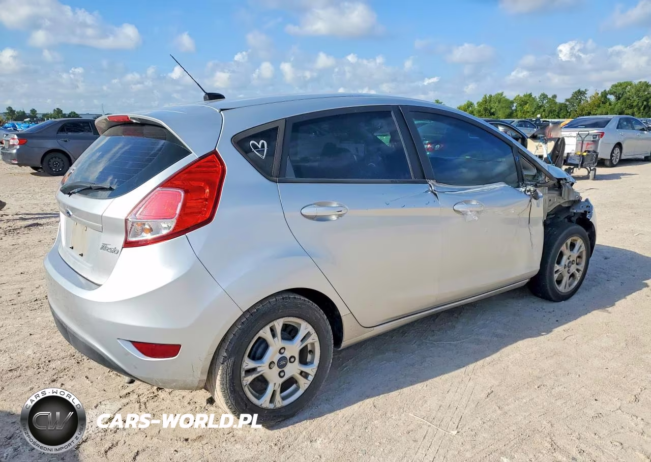 2015 Ford Fiesta Se VIN:3FADP4EJ7FM164671 - 3