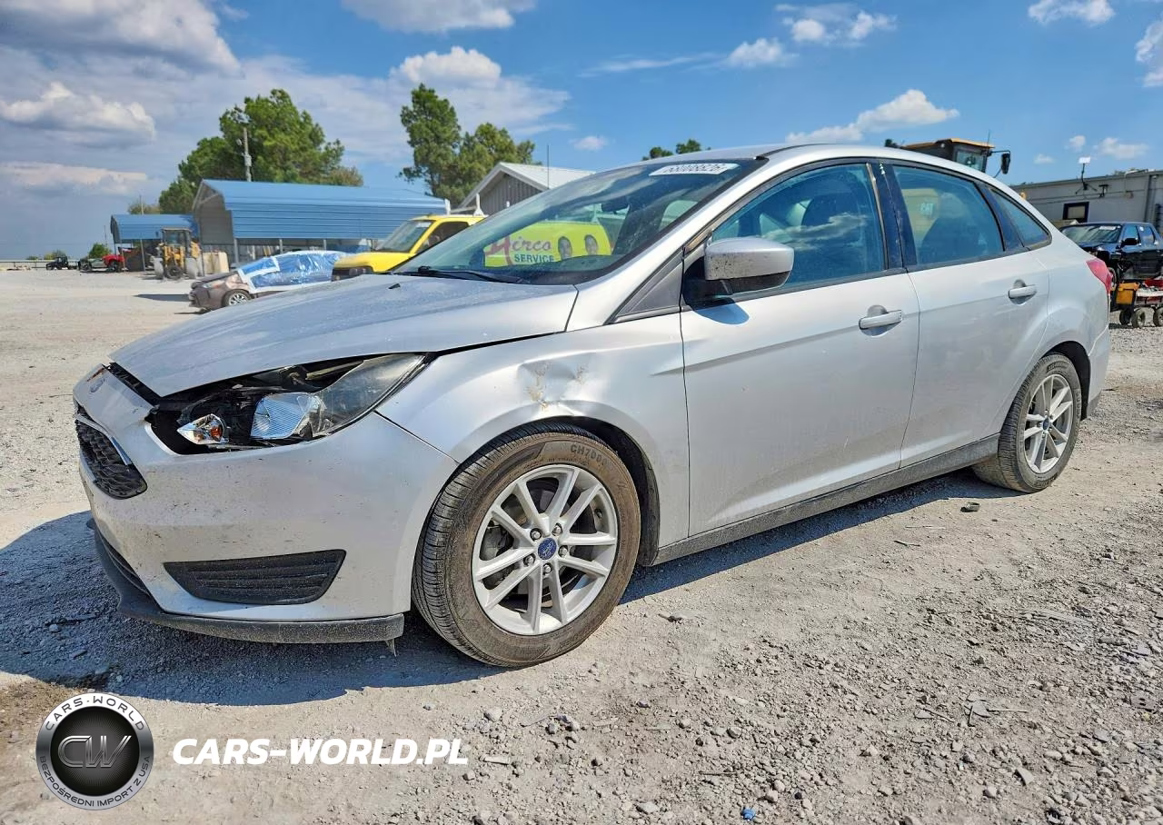 2018 Ford Focus Se VIN:1FADP3F23JL294829 - 1