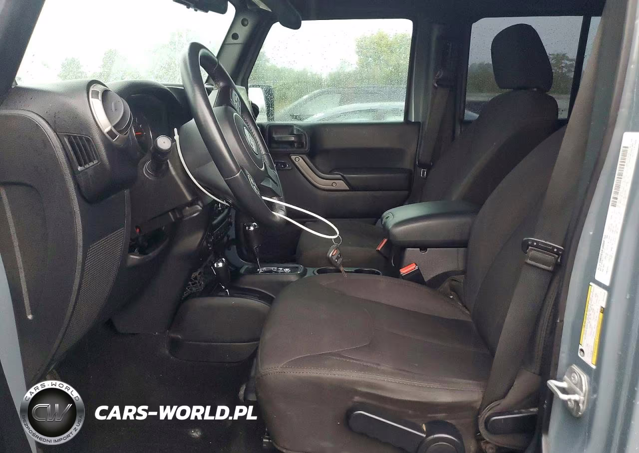 2014 Jeep Wrangler Unlimited Sport VIN:1C4BJWDG0EL218266 - 7