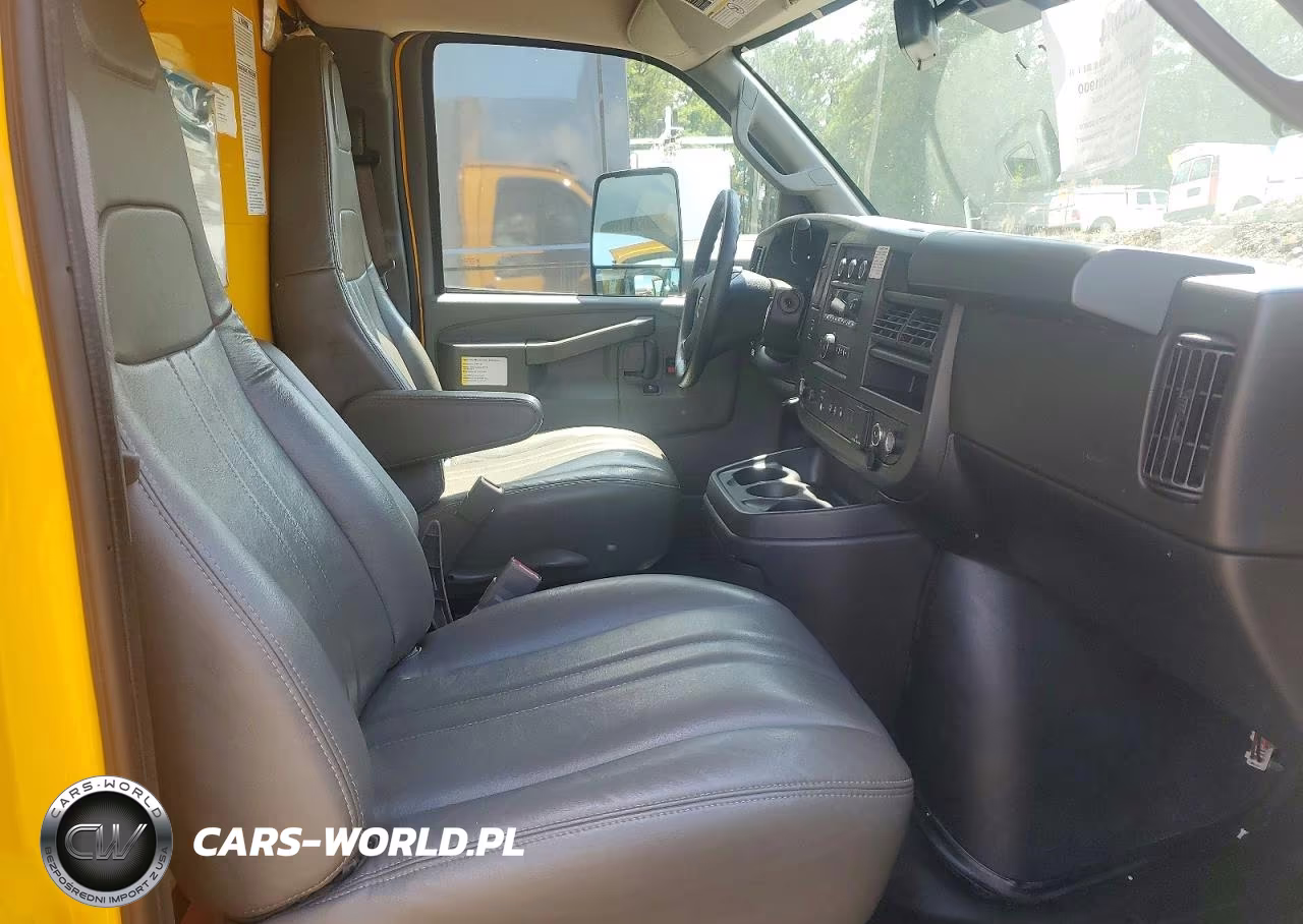 2022 GMC Savana Box Truck VIN:7GZ37TC70NN006817 - 11