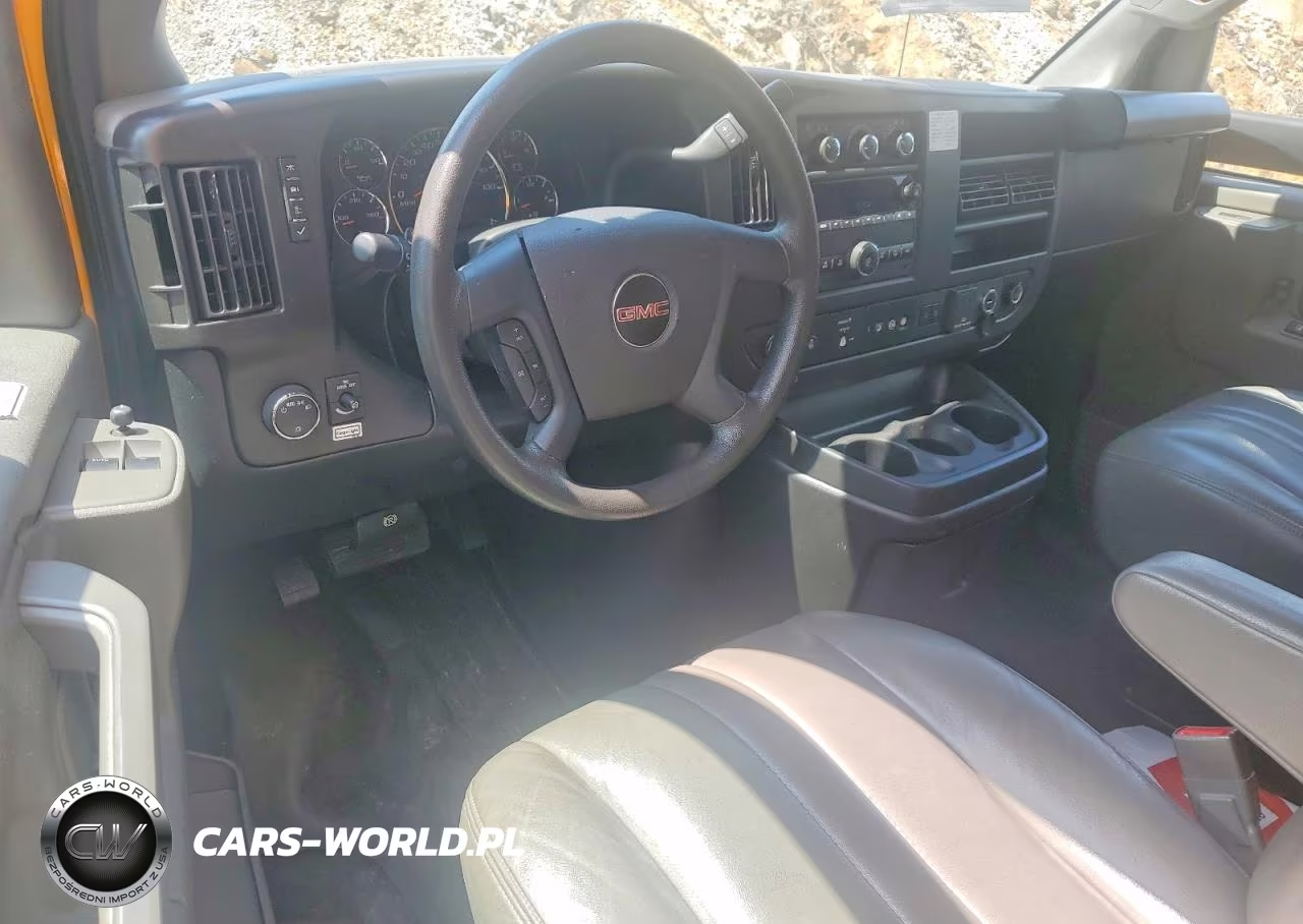 2022 GMC Savana Box Truck VIN:7GZ37TC70NN006817 - 8