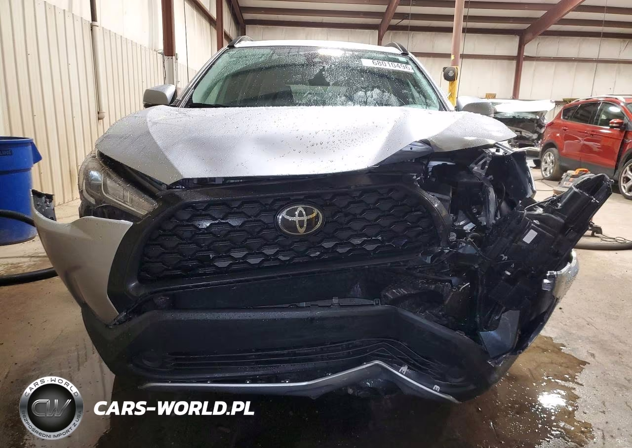2022 Toyota Corolla Cross Le VIN:7MUCAABG7NV021514 - 5