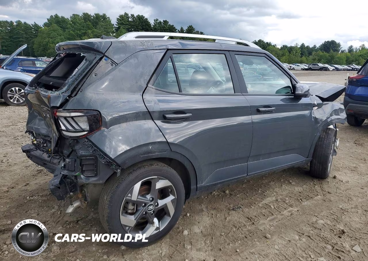 2025 Hyundai Venue Sel VIN:KMHRC8A30SU391454 - 3