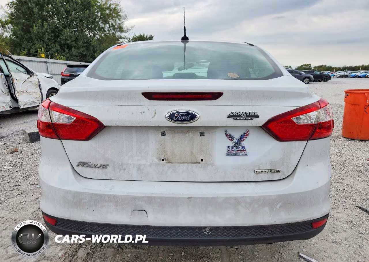 2012 Ford Focus S VIN:1FAHP3E20CL400305 - 6