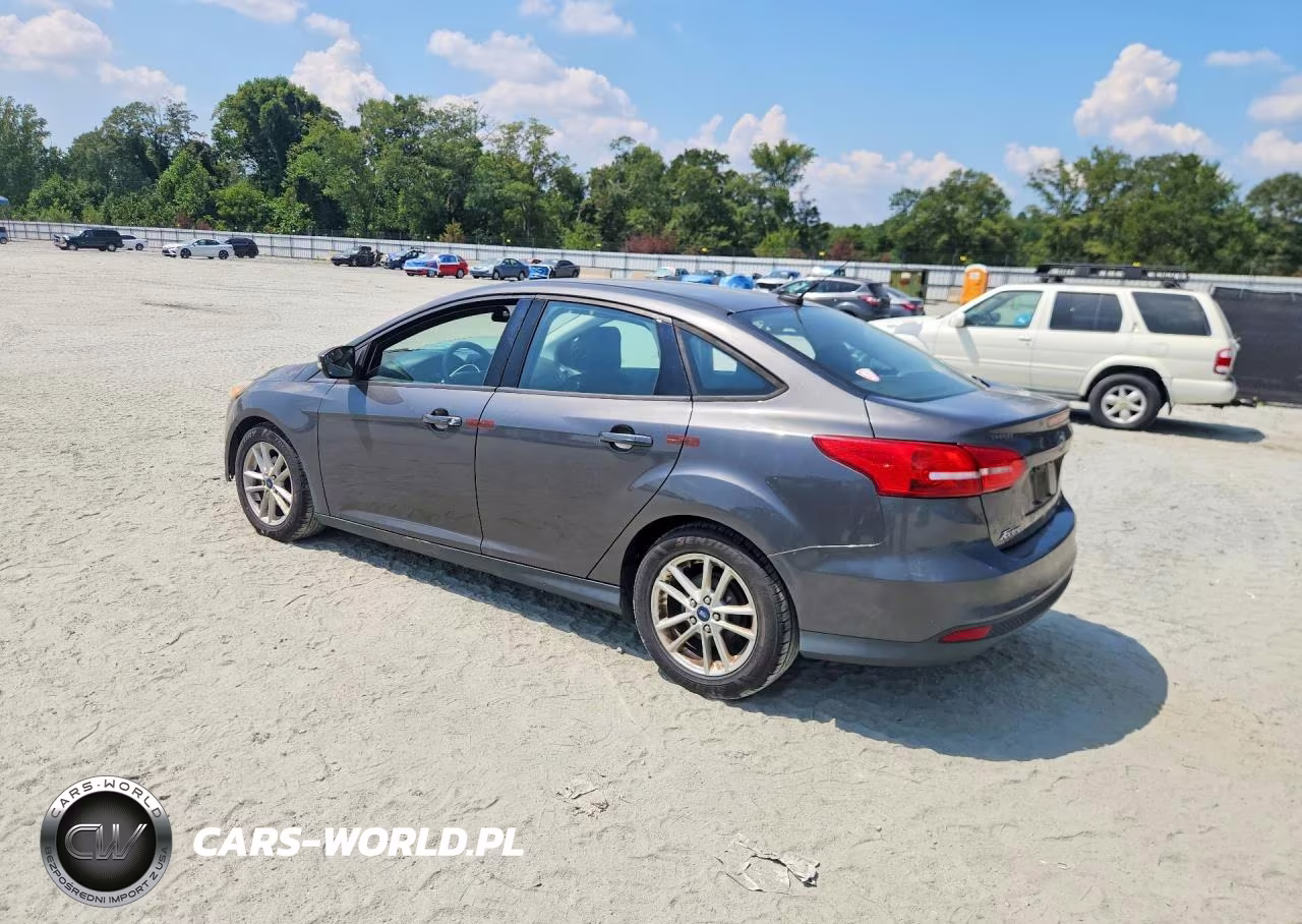 2015 Ford Focus Se VIN:1FADP3F27FL354084 - 2