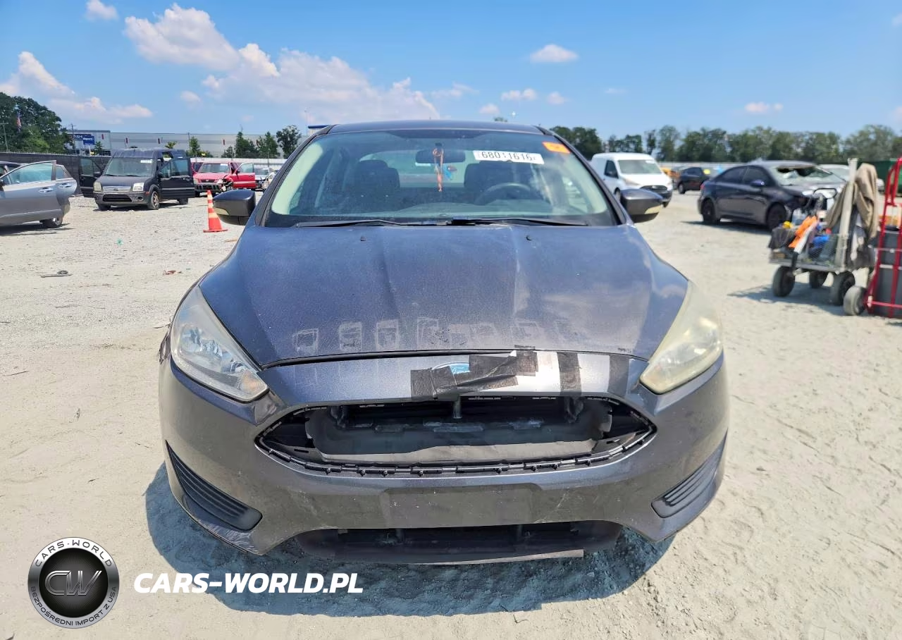 2015 Ford Focus Se VIN:1FADP3F27FL354084 - 5