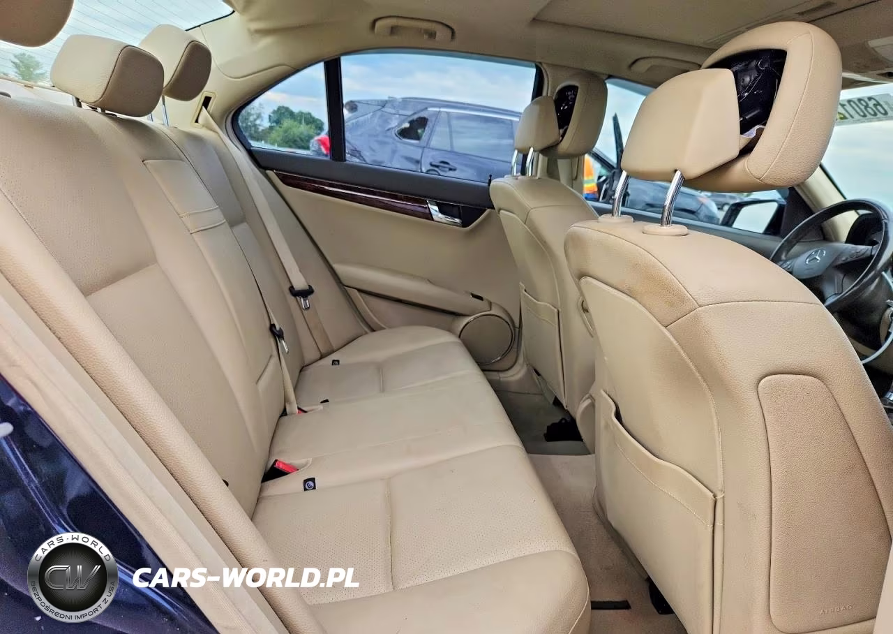 2011 Mercedes-Benz C 300 4Matic VIN:WDDGF8BBXBR144296 - 10