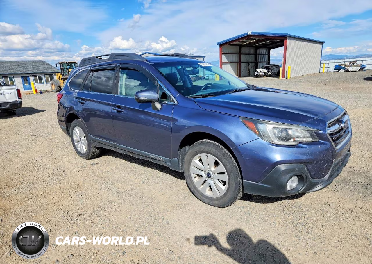 2018 Subaru Outback 2.5I Premium VIN:4S4BSAFC0J3363579 - 4