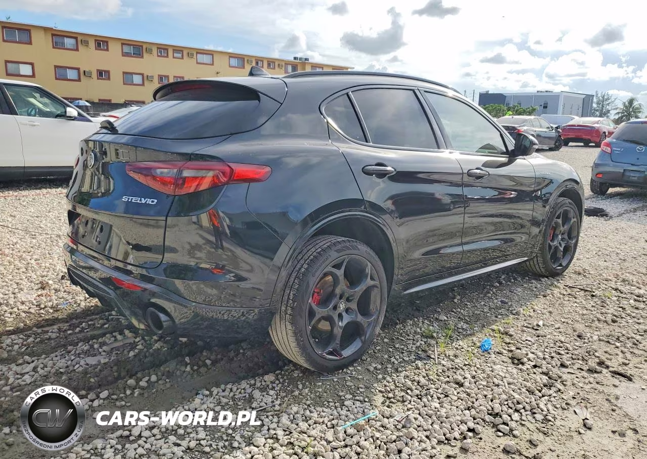 2022 Alfa Romeo Stelvio Ti VIN:ZASPAKBN6N7D49413 - 3