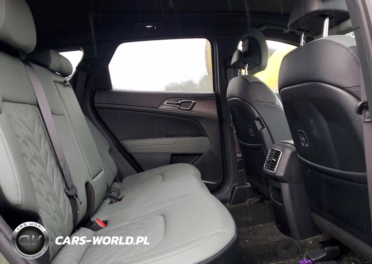 2023 Kia Sportage X Line VIN:KNDPYDAH7P7026647 - 10