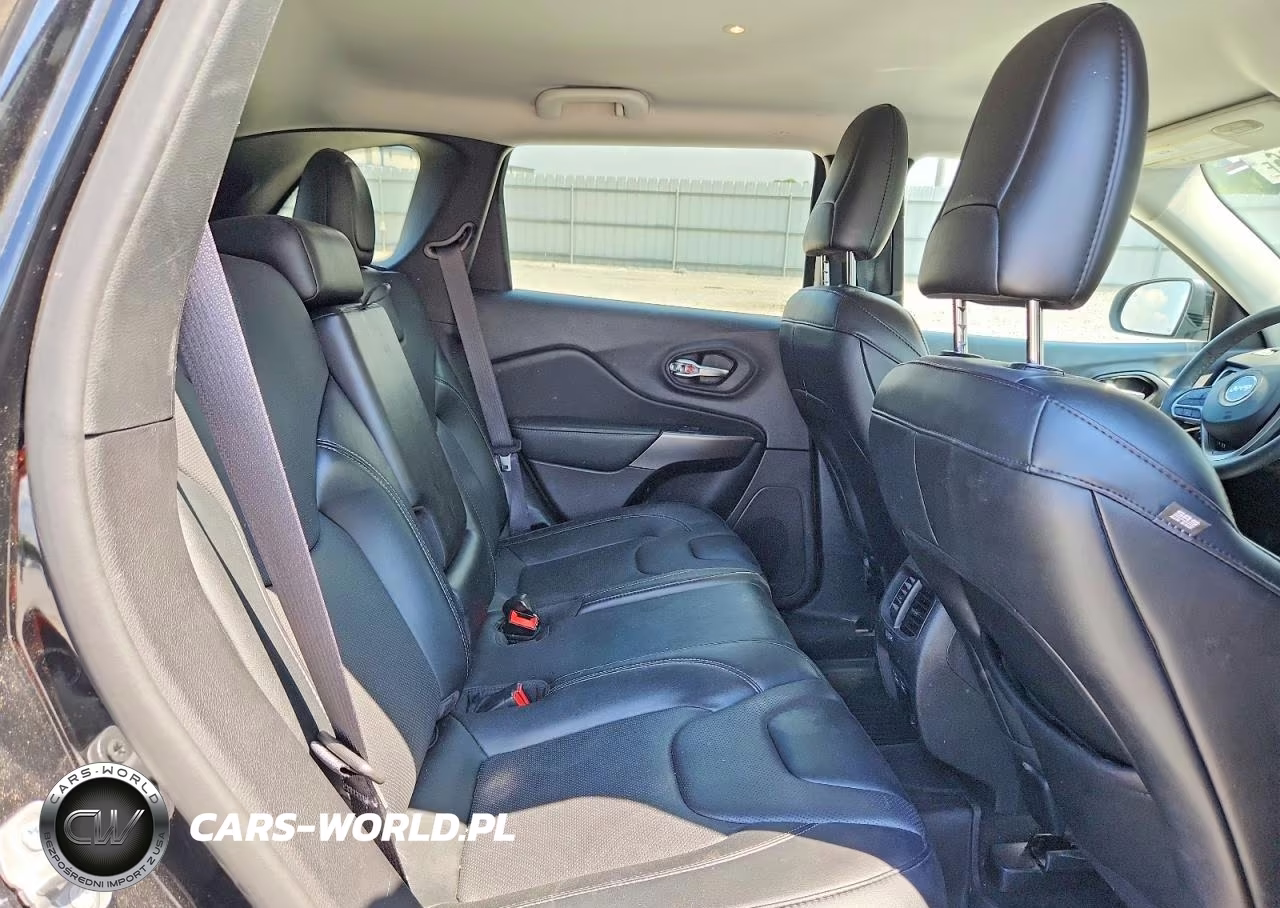 2022 Jeep Cherokee Latitude Lux VIN:1C4PJMMX1ND509122 - 11