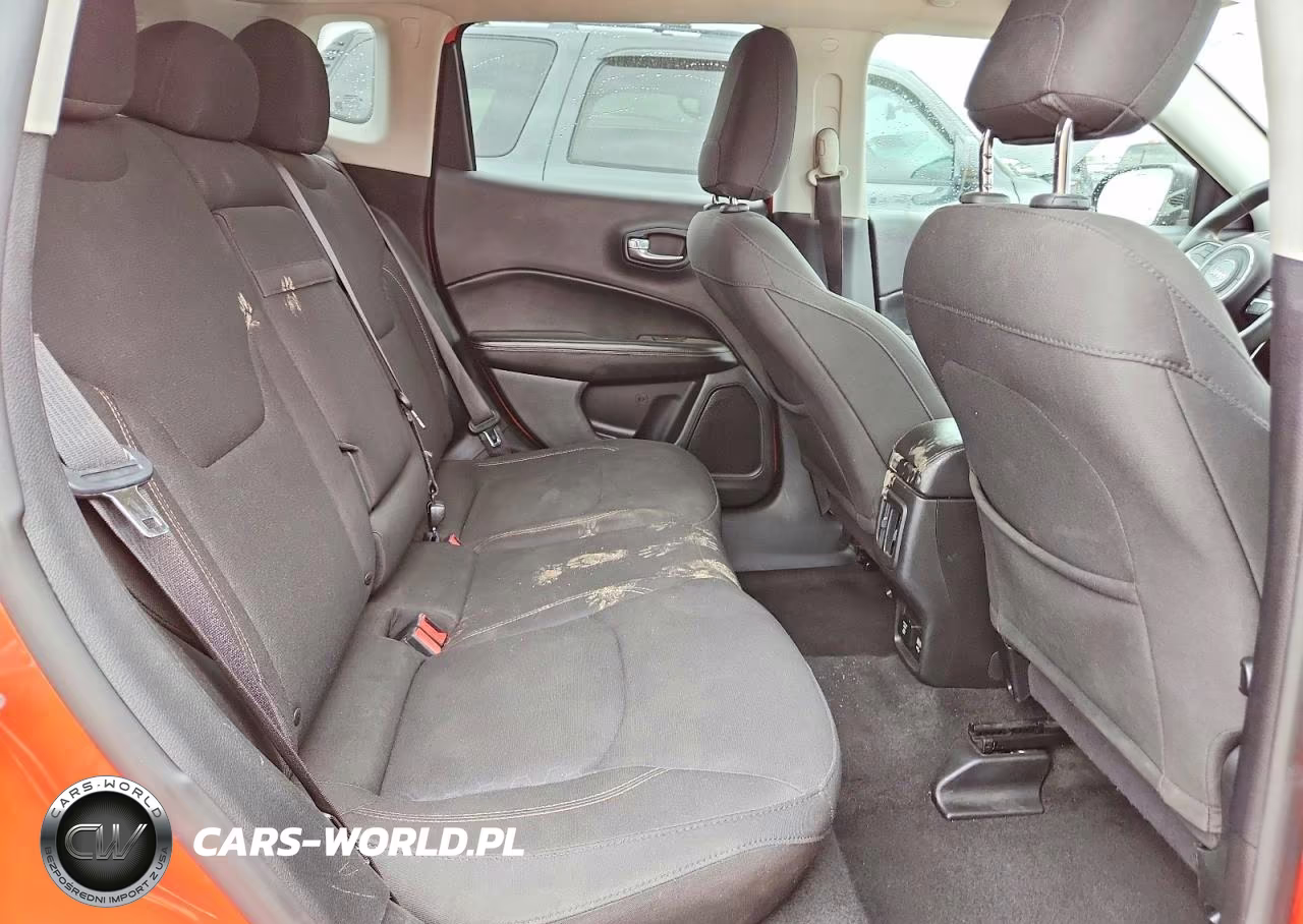 2018 Jeep Compass Sport VIN:3C4NJCABXJT286111 - 10