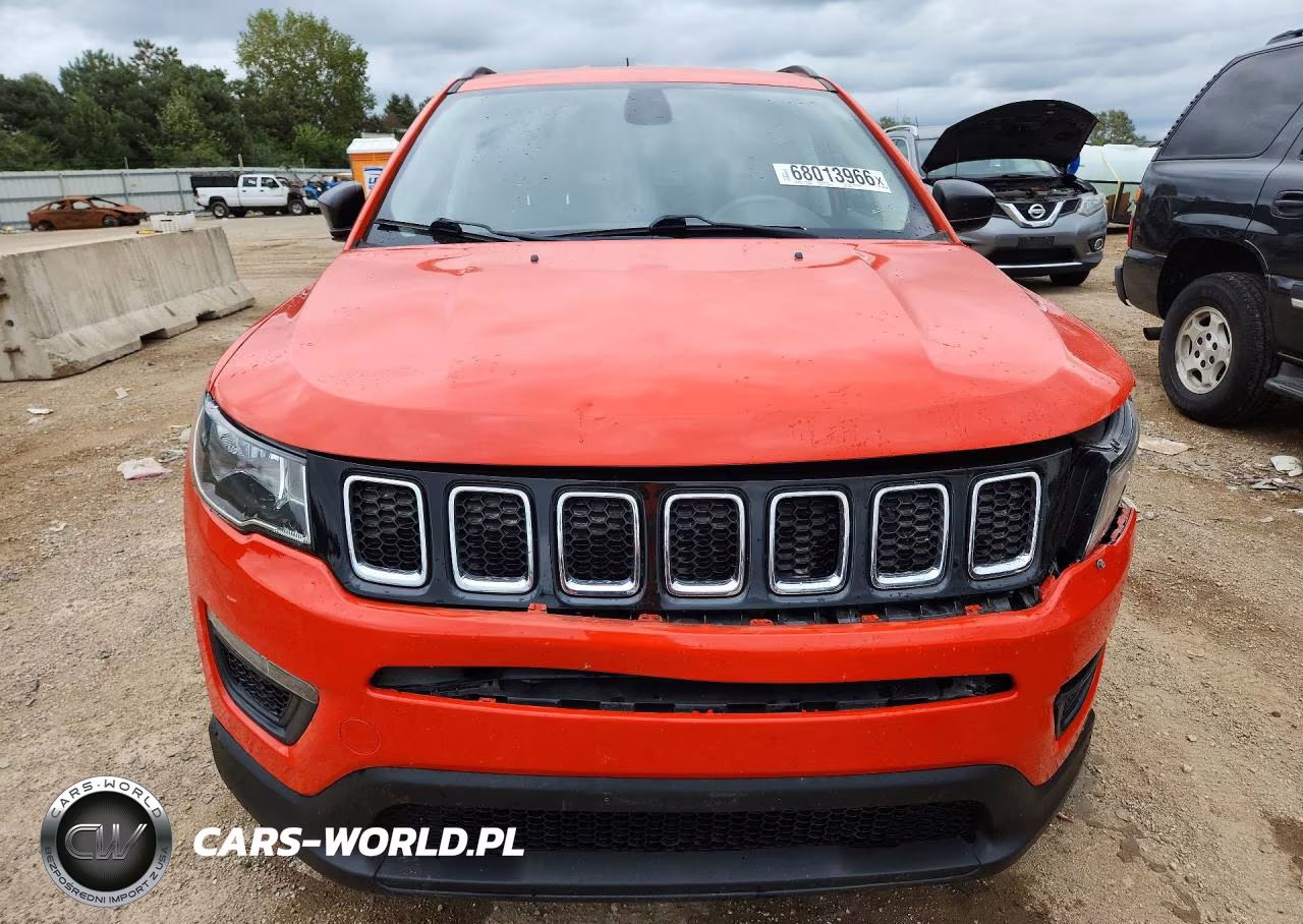 2018 Jeep Compass Sport VIN:3C4NJCABXJT286111 - 5