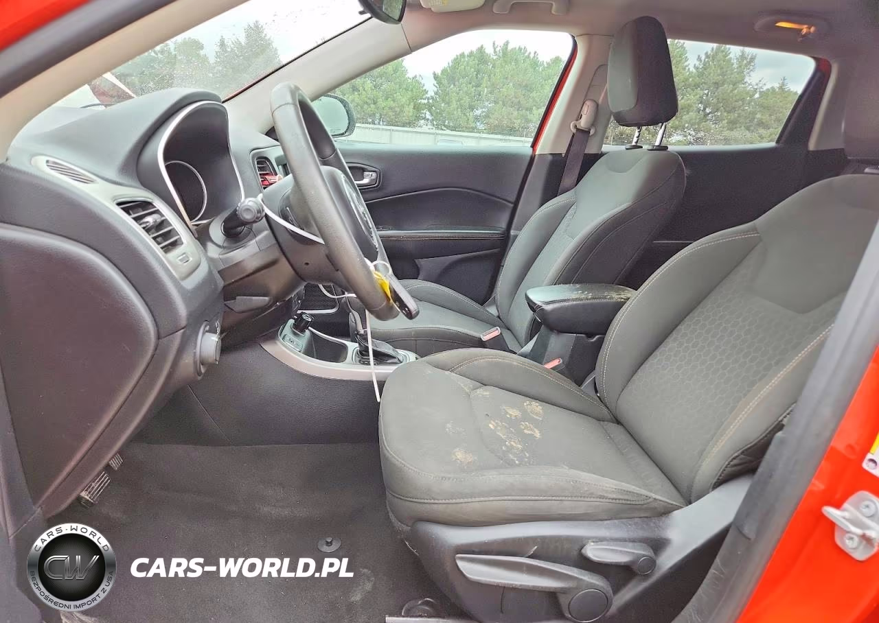 2018 Jeep Compass Sport VIN:3C4NJCABXJT286111 - 7