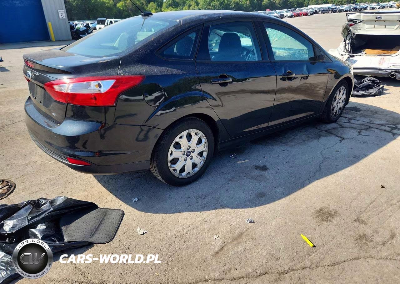 2012 Ford Focus Se VIN:1FAHP3F29CL464311 - 3