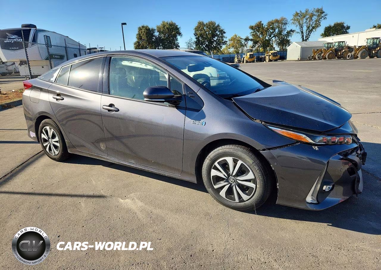 2018 Toyota Prius Prime Advanced VIN:JTDKARFP8J3097026 - 4