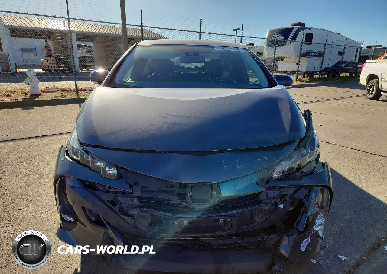 2018 Toyota Prius Prime Advanced VIN:JTDKARFP8J3097026 - 5