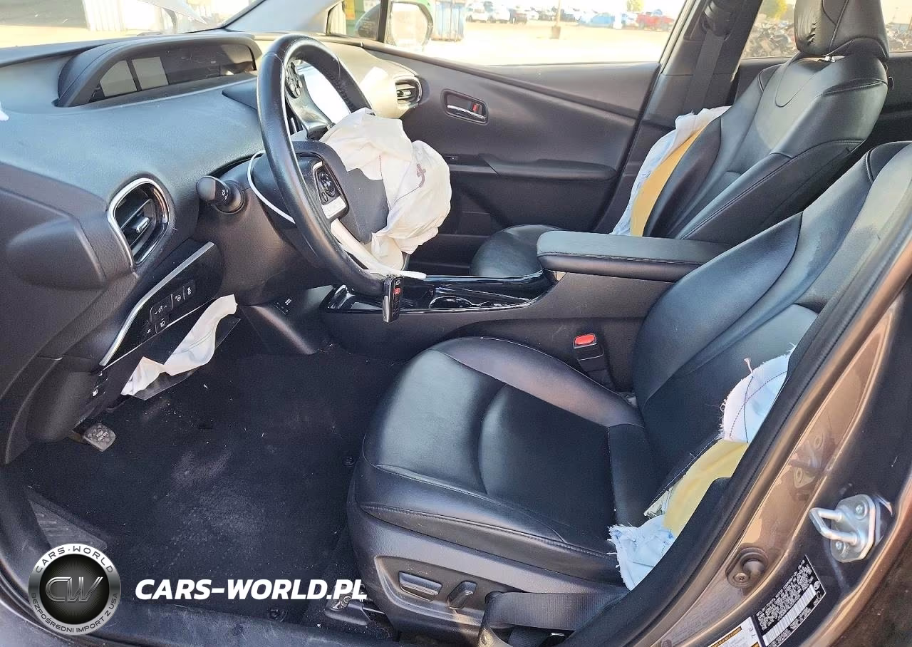 2018 Toyota Prius Prime Advanced VIN:JTDKARFP8J3097026 - 7
