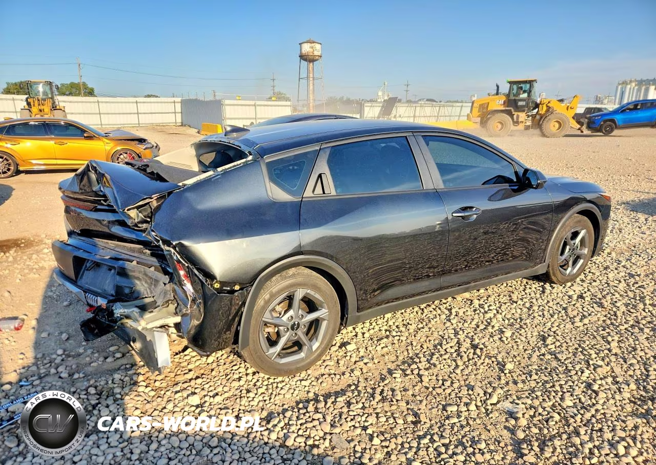 2025 Kia K4 Lxs VIN:3KPFT4DE1SE015437 - 3
