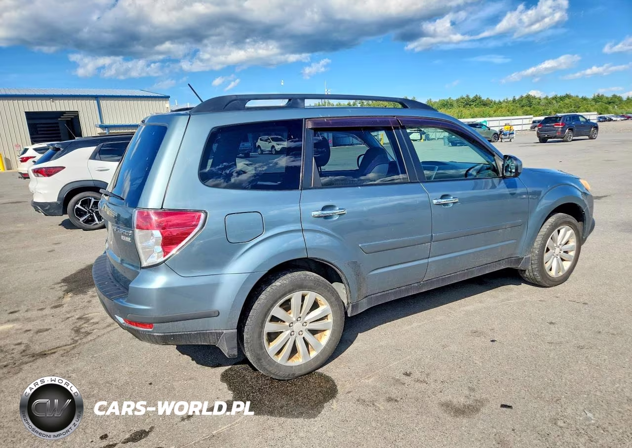 2011 Subaru Forester 2.5X Premium VIN:JF2SHADC7BH754093 - 3