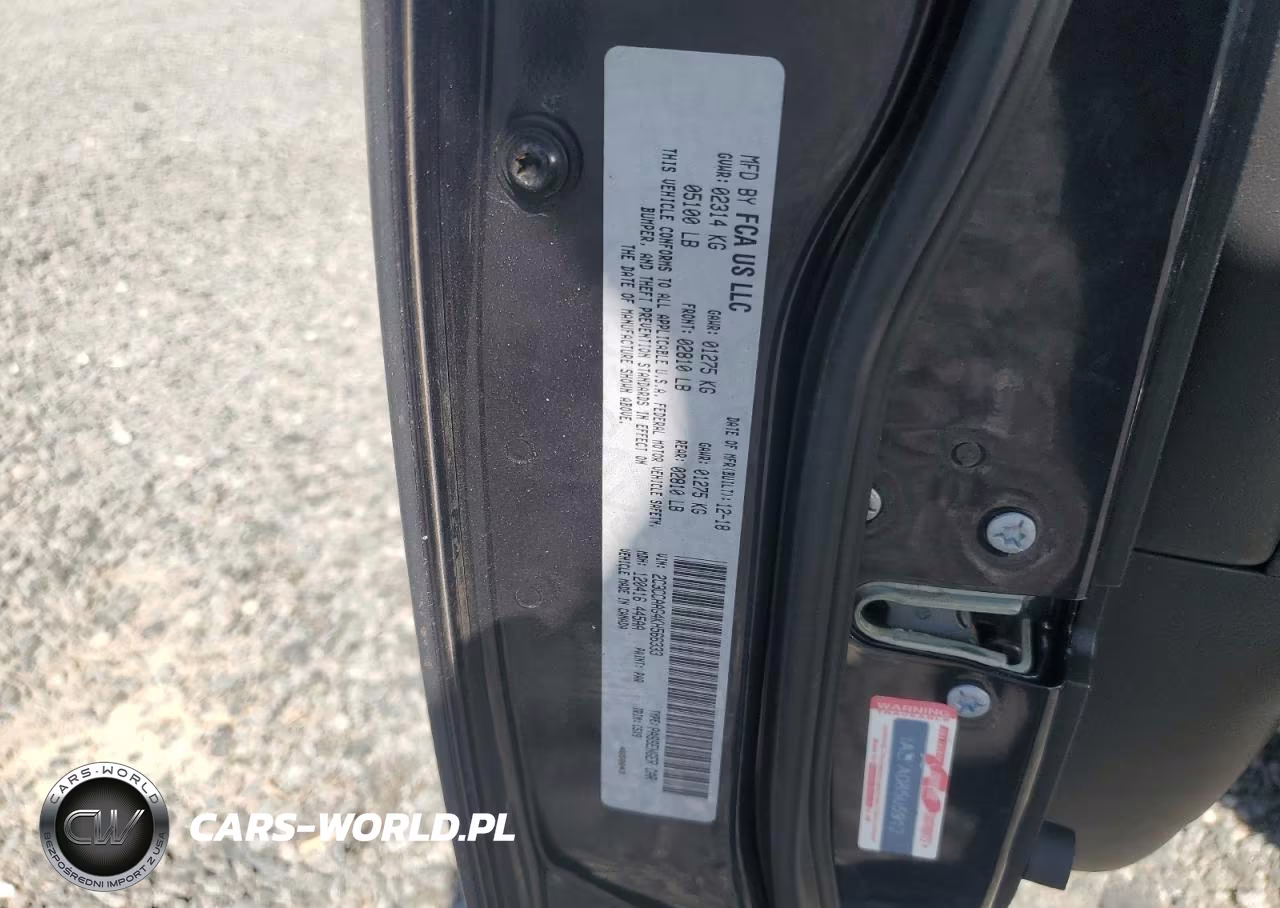 2019 Chrysler 300 Touring VIN:2C3CCAAG4KH566333 - 12