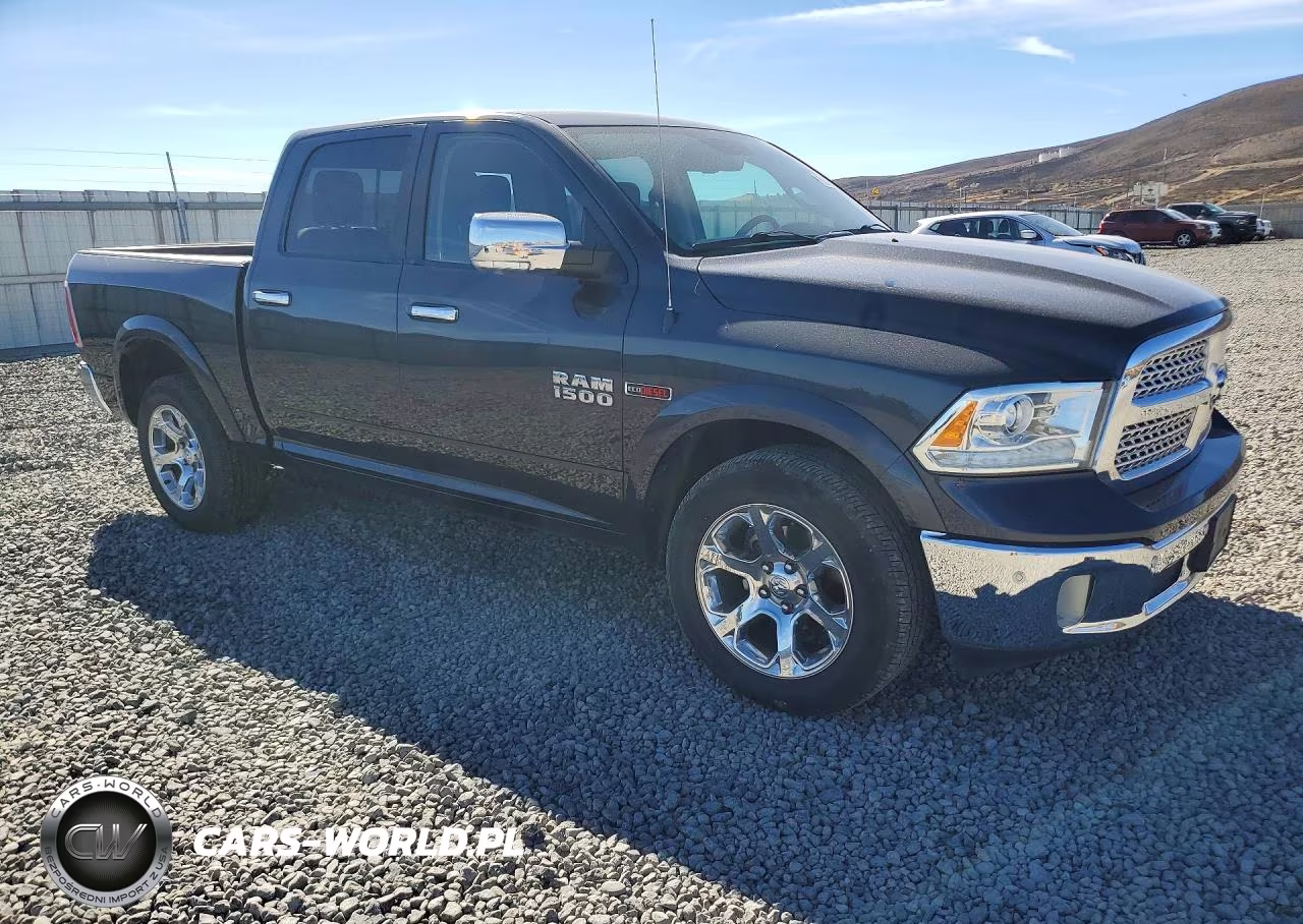 2017 Ram 1500 Laramie VIN:1C6RR7NM3HS877574 - 4