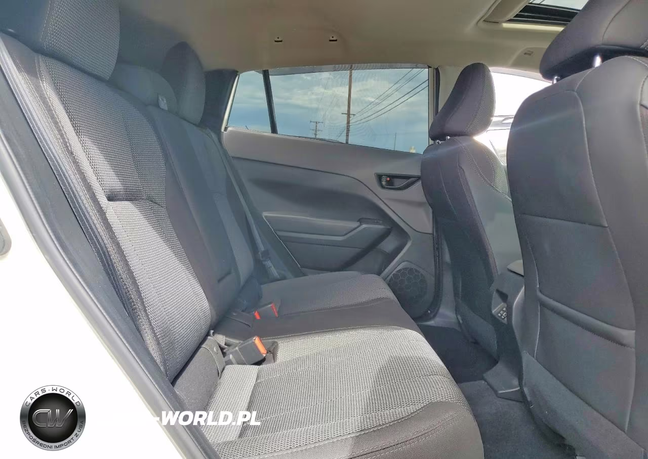 2024 Subaru Crosstrek Premium VIN:JF2GUADC6R8326074 - 11