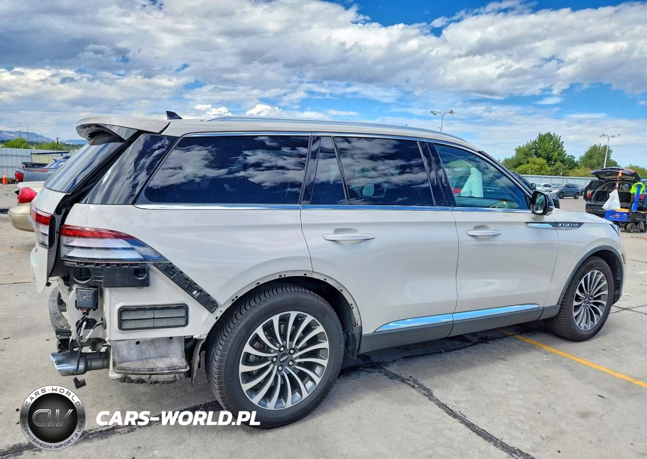 2021 Lincoln Aviator Reserve VIN:5LM5J7WC0MGL14301 - 3