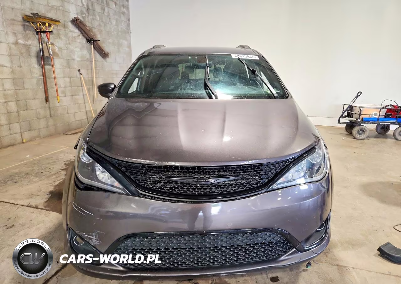 2019 Chrysler Pacifica Touring Plus VIN:2C4RC1FG0KR593943 - 5