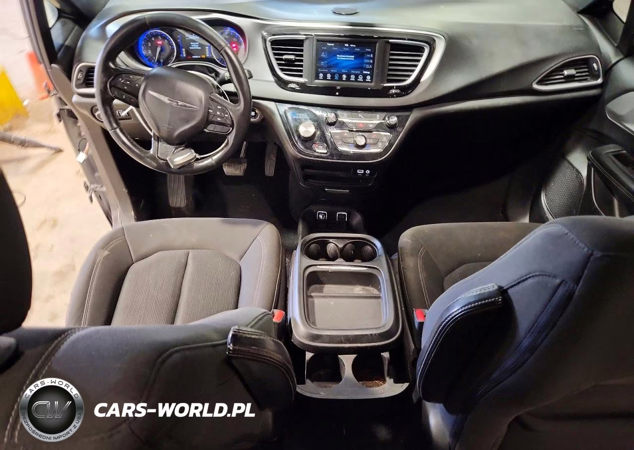 2019 Chrysler Pacifica Touring Plus VIN:2C4RC1FG0KR593943 - 8