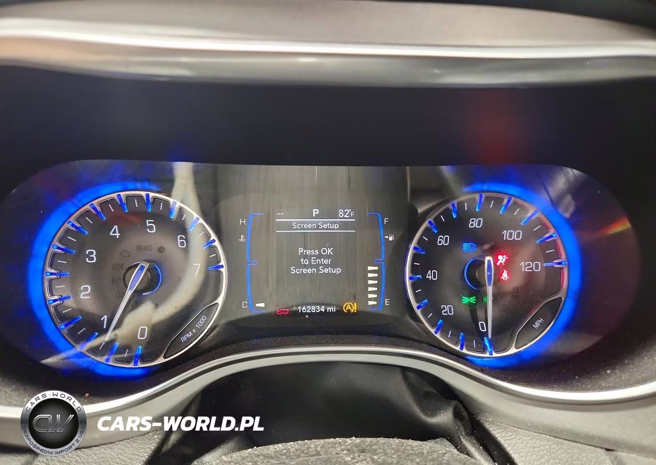 2019 Chrysler Pacifica Touring Plus VIN:2C4RC1FG0KR593943 - 9