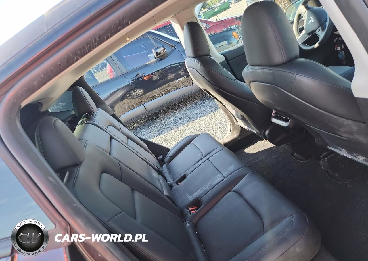 2024 Tesla Model Y VIN:7SAYGDEE9RA236560 - 10