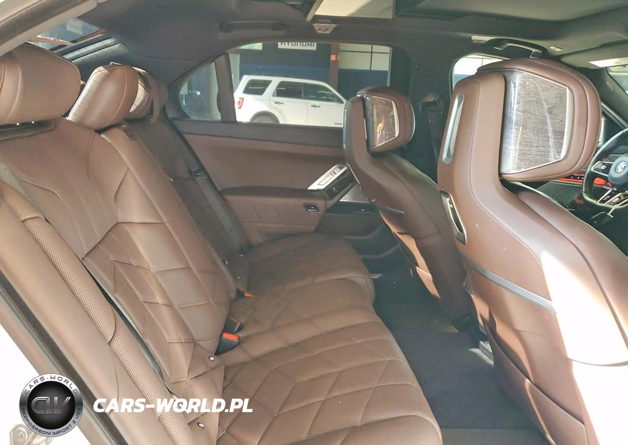 2023 BMW I7 xDrive60 VIN:WBY53EJ08PCL69978 - 10