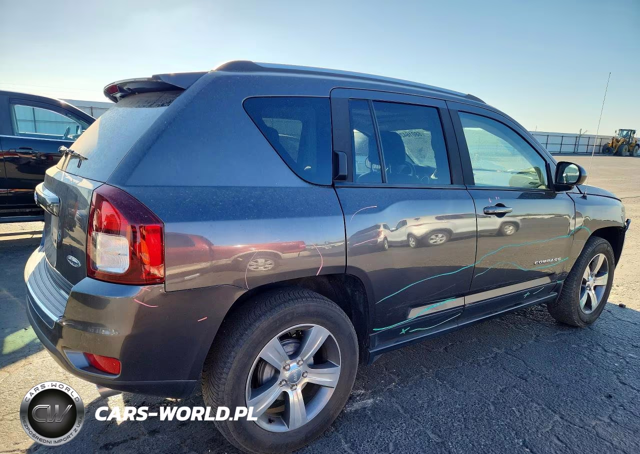 2016 Jeep Compass Latitude VIN:1C4NJCEA3GD749349 - 3