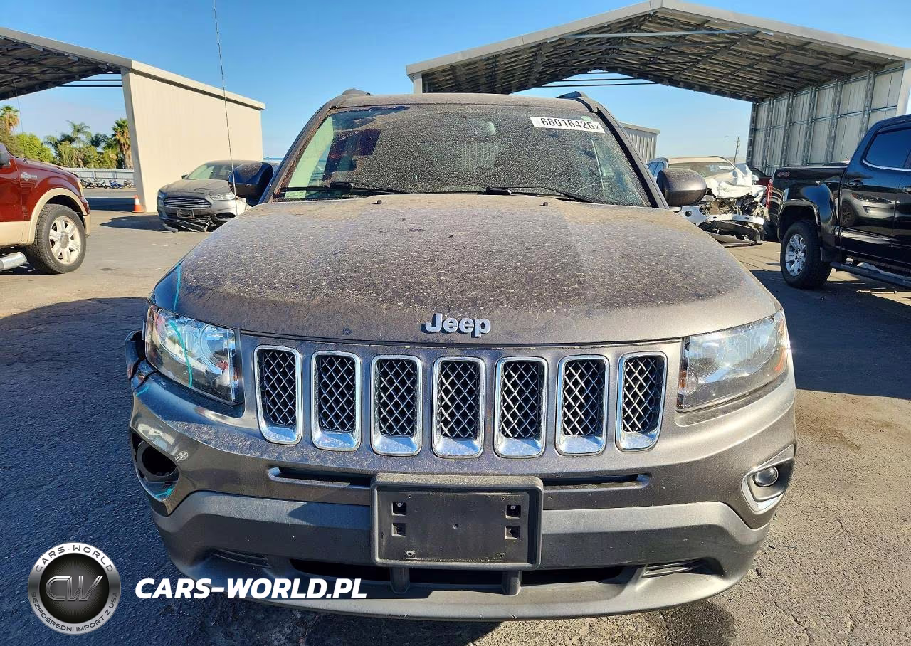 2016 Jeep Compass Latitude VIN:1C4NJCEA3GD749349 - 5
