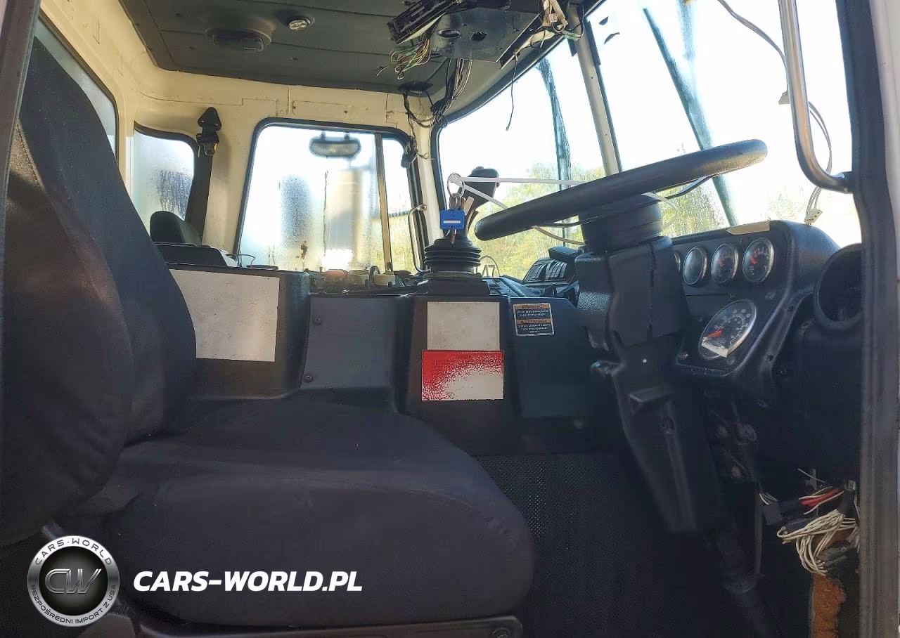 2011 Autocar Xpeditor Refuse Truck VIN:5VCACRKF6BH211938 - 7