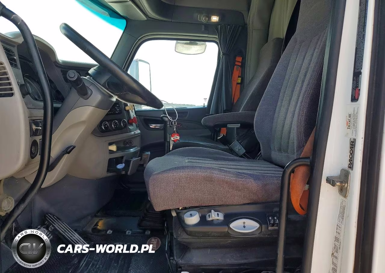 2014 Peterbilt 579 VIN:1XPBD49XXED249893 - 7