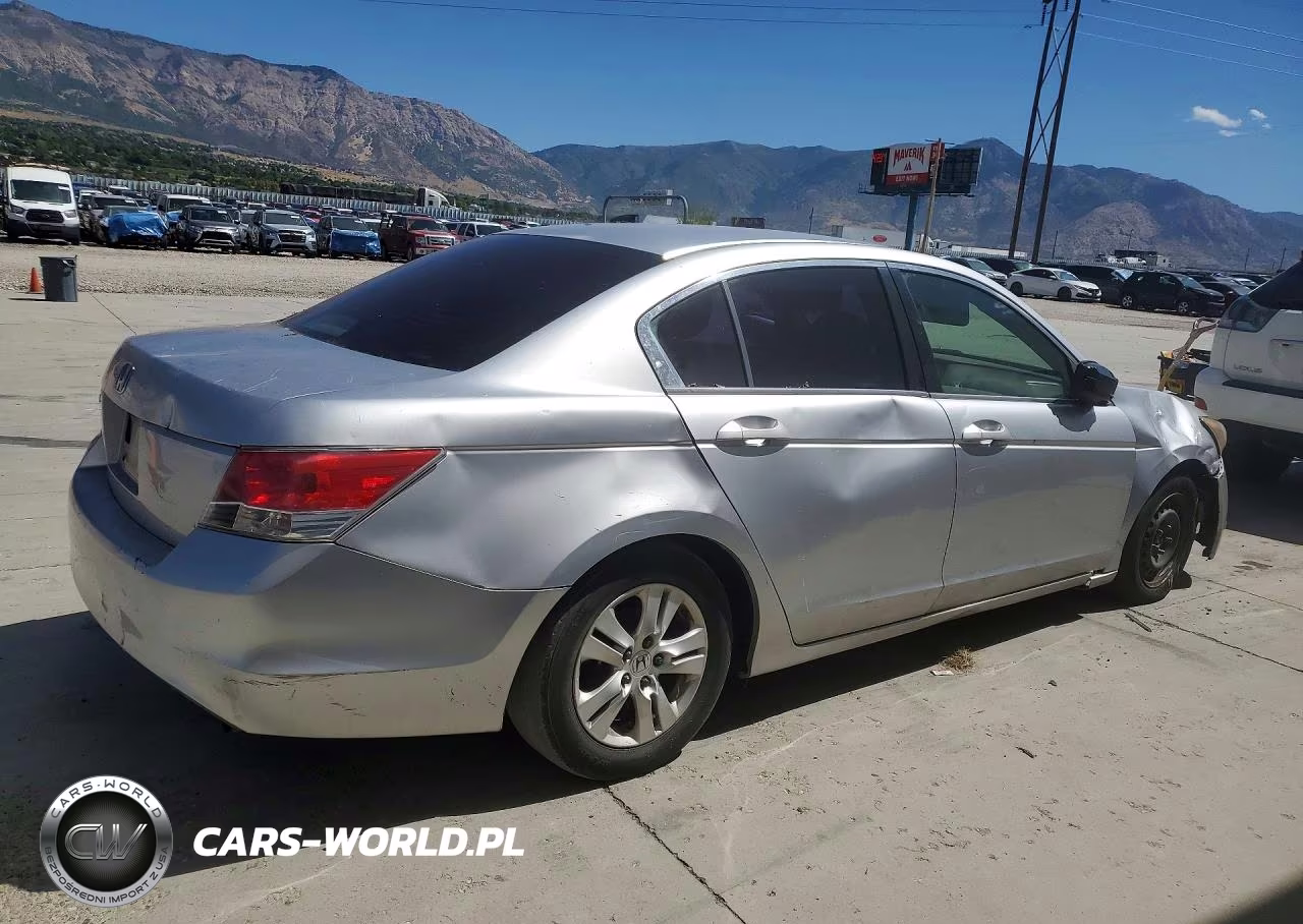 2008 Honda Accord Lxp VIN:JHMCP26418C053359 - 3