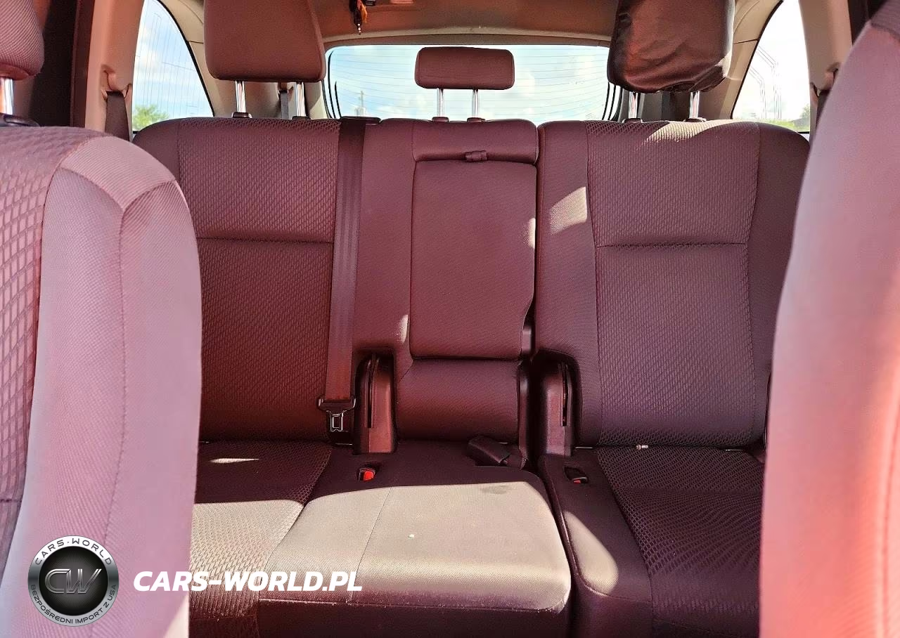 2018 Toyota Highlander Le VIN:5TDZARFH4JS034222 - 10