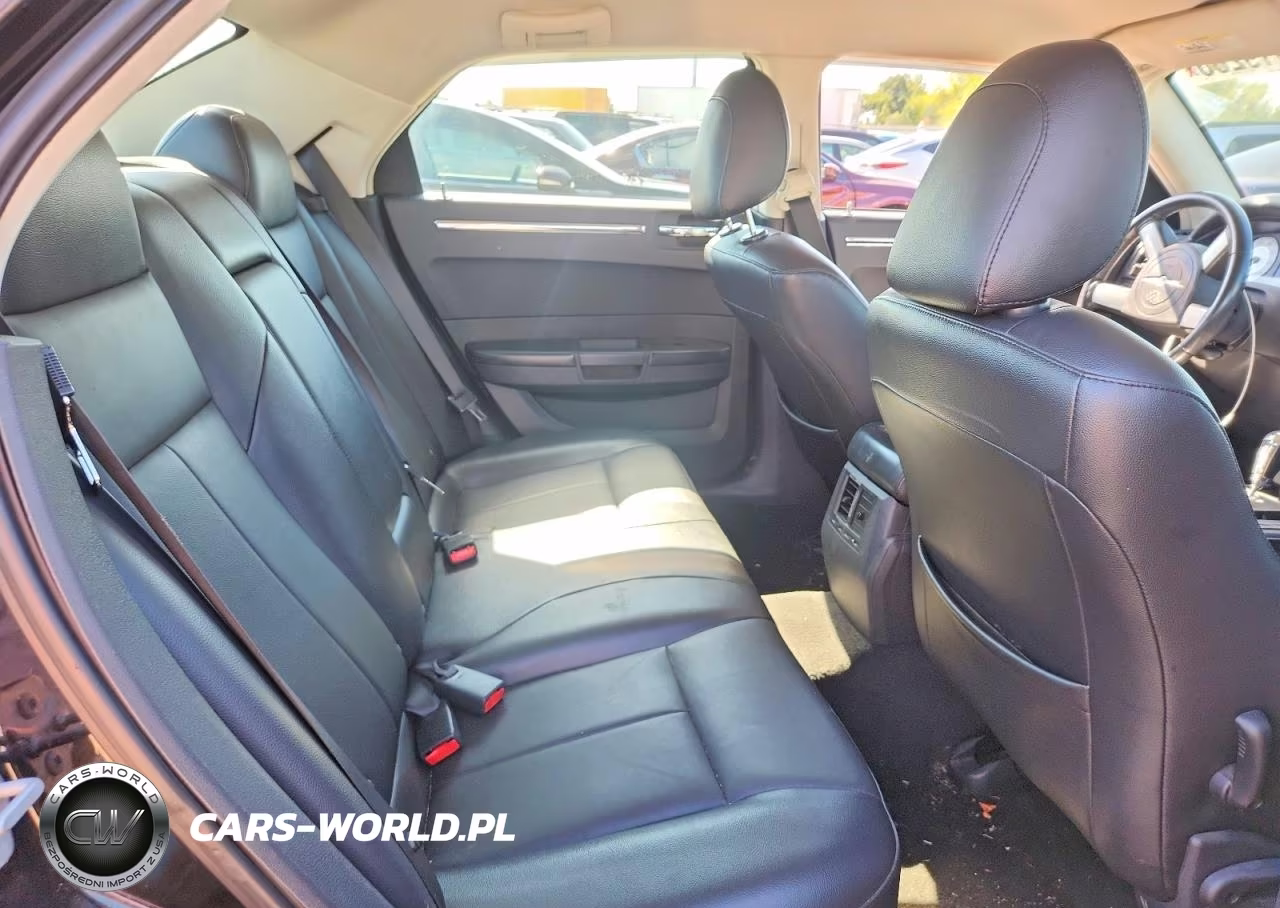 2009 Chrysler 300 Touring VIN:2C3KK53V99H586170 - 10