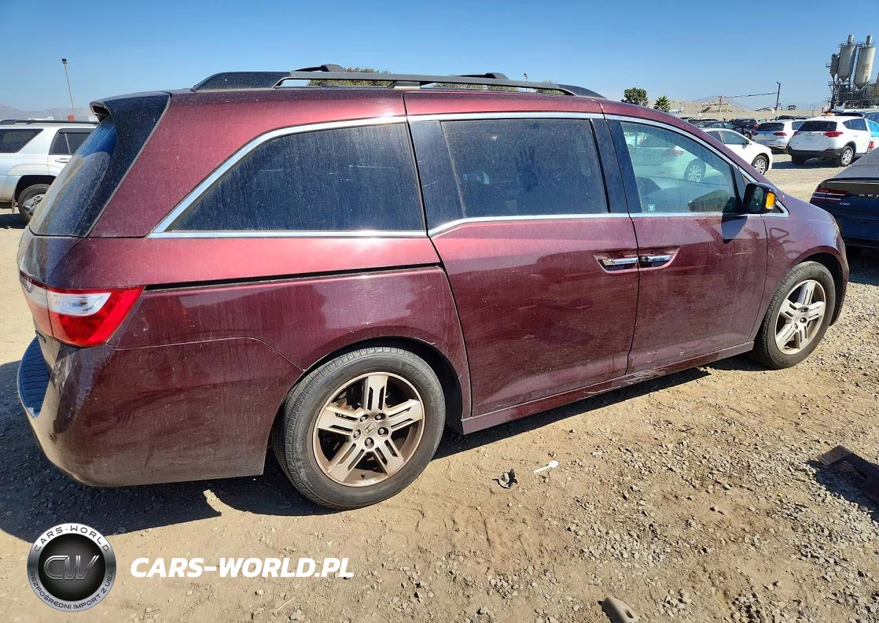 2012 Honda Odyssey Touring VIN:5FNRL5H96CB132426 - 3